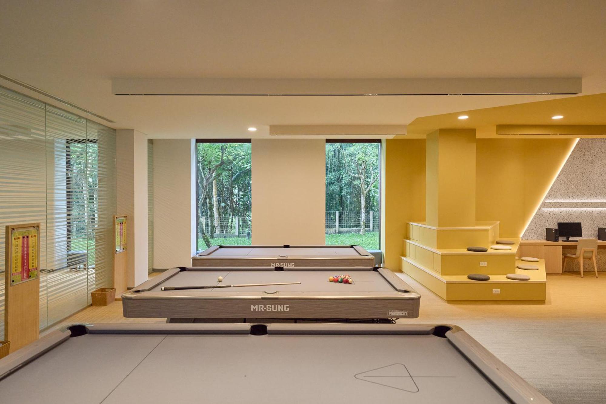Hotel Royal Chiao Hsi Jiaoxi Zewnętrze zdjęcie A carom billiards table